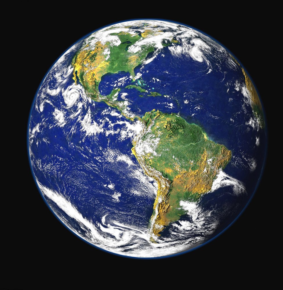 太平洋と大西洋の間にある北アメリカ、中央アメリカ、南アメリカの衛星